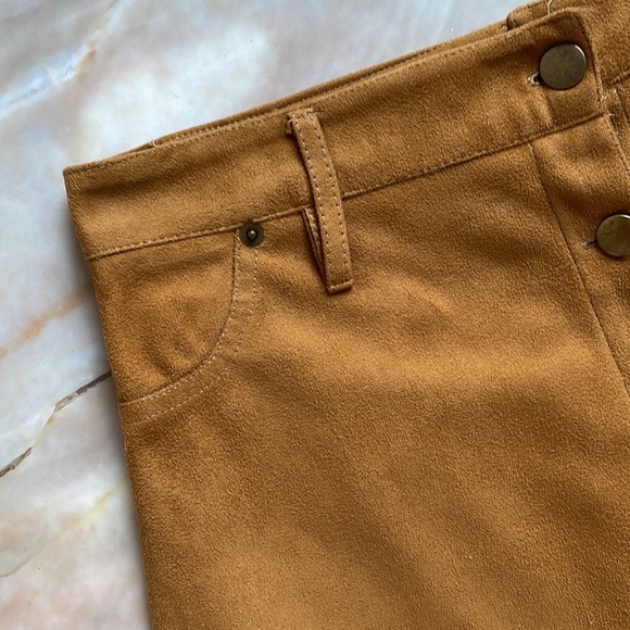 MRP | Faux suede button front mini skirt - Picture 2 of 6